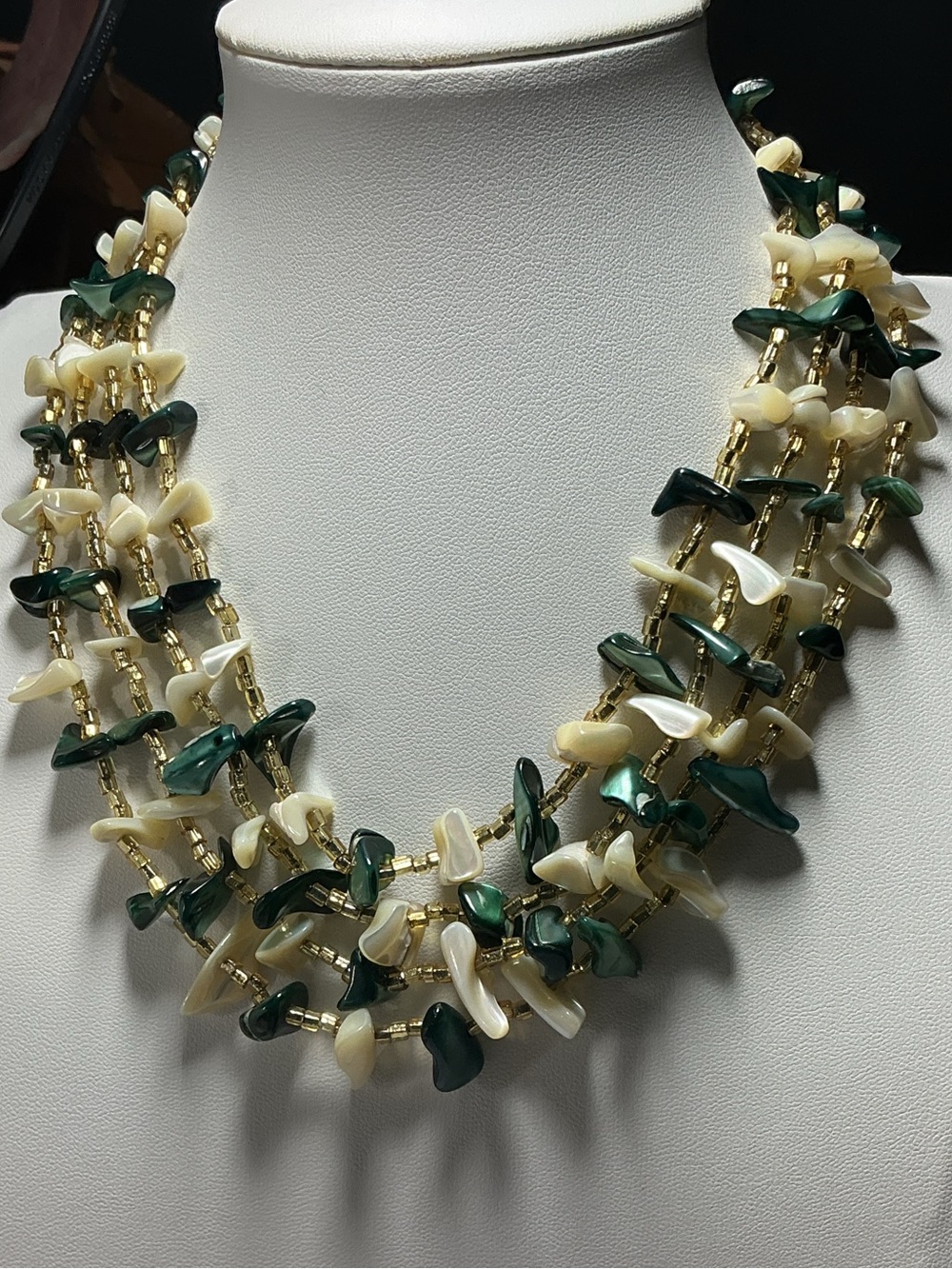 Vintage Japan 4 Strand Mother of Pearl Shell Chip Bib Necklace Green Cream